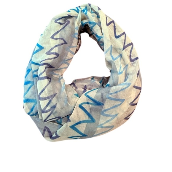 Etcetera by Carlisle White/Teal/Blue Infinity Chevron Zig Zag Scarf Wrap - Picture 1 of 5